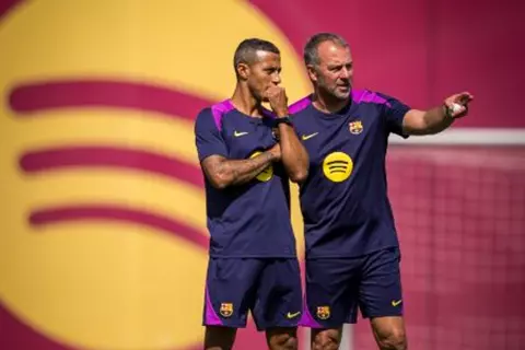 فليك يتحدث عن.. عودة تياجو.. مباراة فالنسيا.. ملعب برشلونة